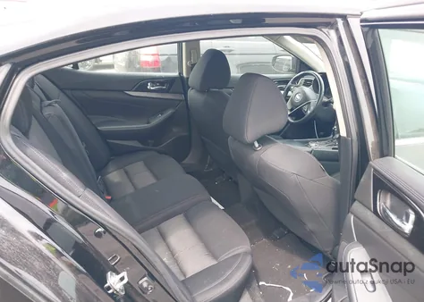 2017 Nissan Maxima 3.5 S z USA, uszkodzony, nr VIN 1N4AA6AP5HC441137